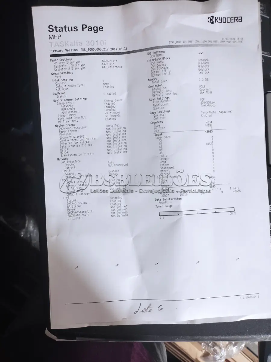 LOTE 006 - 02 MULTIFUNCIONAL MONO LASER_KYOCERA TASKALFA 3010I + GRAMPEADOR 50 FLS + GABINETE COM RODAS (NO ESTADO)