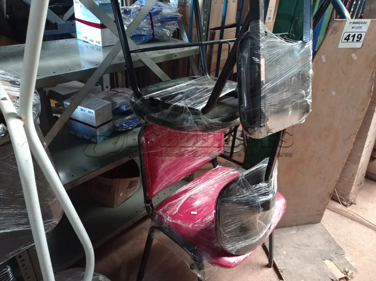 LOTE 420 - 03 CADEIRAS MARCAS E MODELOS DIVERSOS. (NO ESTADO) ATENÇÃO! FAZER A VISITAÇÃO ANTES DE ARREMATAR, NÃO SABEMOS SE FUNCIONA. LEILÃO NÃO TEM GARANTIA E NEM DEVOLUÇÃO, SUJEITO A POSSÍVEIS AVARIAS VISÍVEIS/OCULTAS E/OU AUSÊNCIA DE COMPONENTES.