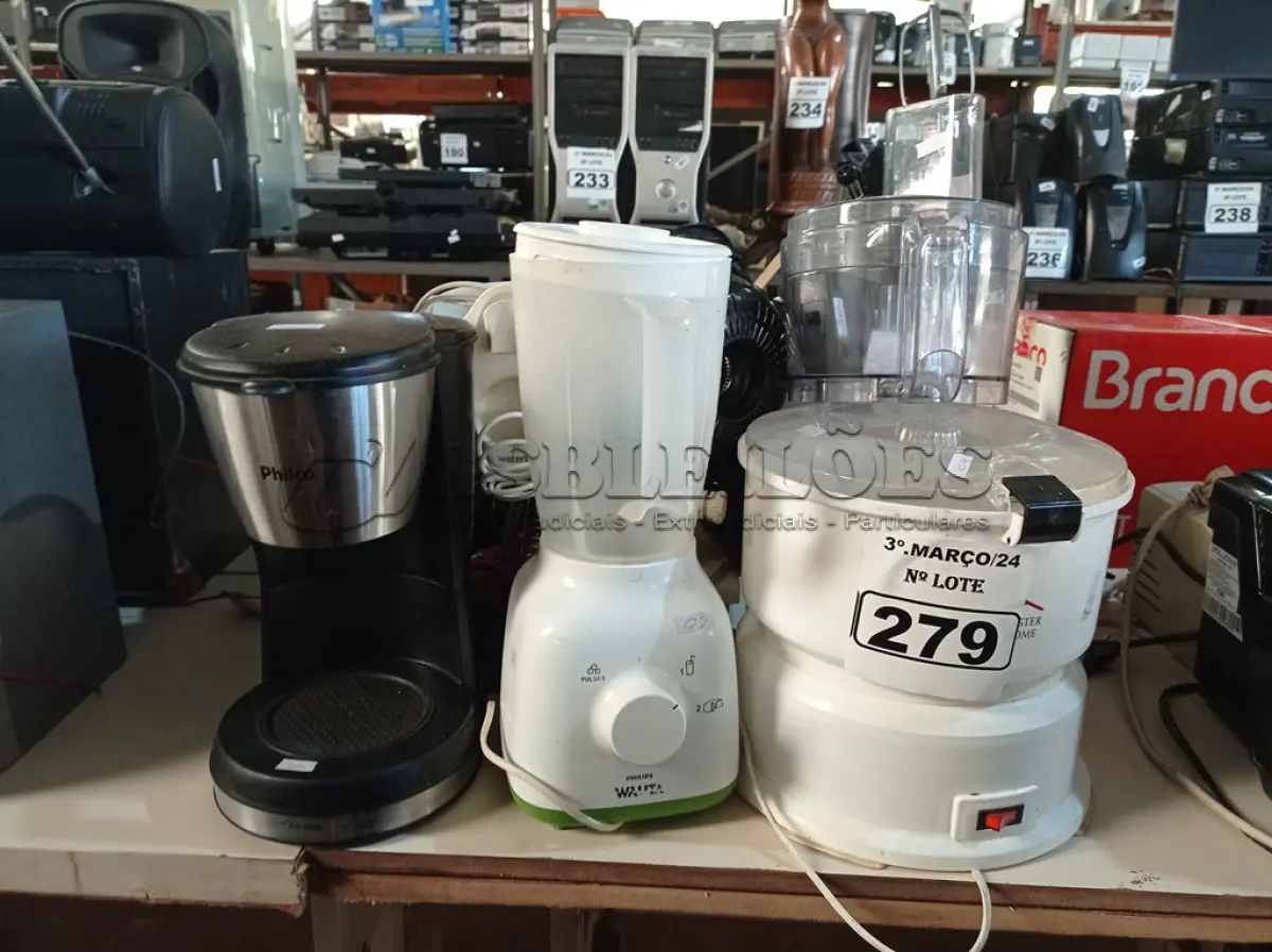 LOTE 279 - 01 LOTE COM UTENSÍLIOS DIVERSOS. (NO ESTADO) ATENÇÃO! FAZER A VISITAÇÃO ANTES DE ARREMATAR, NÃO SABEMOS SE FUNCIONA. LEILÃO NÃO TEM GARANTIA E NEM DEVOLUÇÃO, SUJEITO A POSSÍVEIS AVARIAS VISÍVEIS/OCULTAS E/OU AUSÊNCIA DE COMPONENTES.
