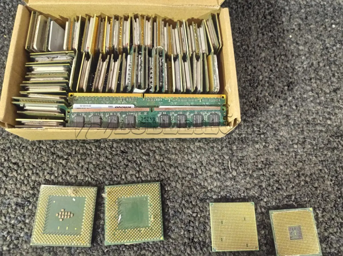 LOTE 320 - 76 PROCESSADORES E 20 MEMORIAS. (NO ESTADO) ATENÇÃO! FAZER A VISITAÇÃO ANTES DE ARREMATAR, NÃO SABEMOS SE FUNCIONA. LEILÃO NÃO TEM GARANTIA E NEM DEVOLUÇÃO, SUJEITO A POSSÍVEIS AVARIAS VISÍVEIS/OCULTAS E/OU AUSÊNCIA DE COMPONENTES.