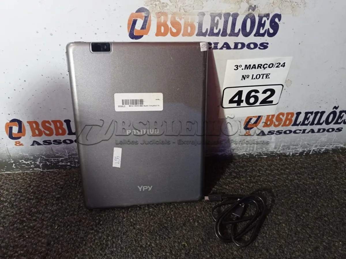 LOTE 462 - 01 TABLET MARCA POSITIVO COM CABO. (NO ESTADO) ATENÇÃO! FAZER A VISITAÇÃO ANTES DE ARREMATAR, NÃO SABEMOS SE FUNCIONA. LEILÃO NÃO TEM GARANTIA E NEM DEVOLUÇÃO, SUJEITO A POSSÍVEIS AVARIAS VISÍVEIS/OCULTAS E/OU AUSÊNCIA DE COMPONENTES.
