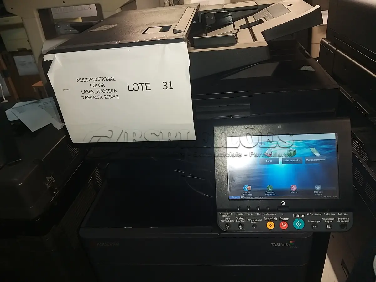 LOTE 031 - 01 MULTIFUNCIONAL COLOR LASER_KYOCERA TASKALFA 2552CI. (NO ESTADO)