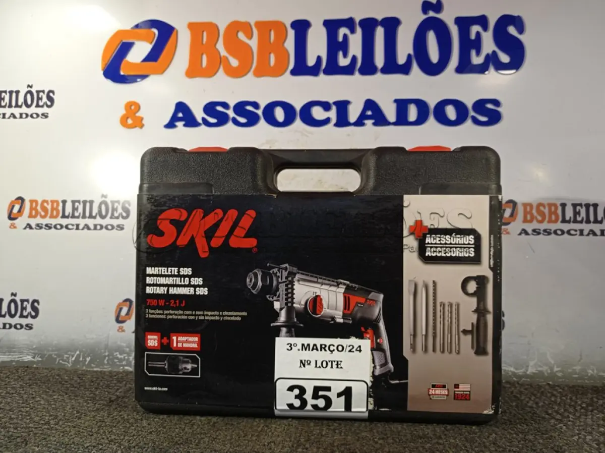 LOTE 351 - 01 MARTELETE SKIL 750W-2,1 J 1859 220V. (NOVO). (NO ESTADO) ATENÇÃO! FAZER A VISITAÇÃO ANTES DE ARREMATAR, NÃO SABEMOS SE FUNCIONA. LEILÃO NÃO TEM GARANTIA E NEM DEVOLUÇÃO, SUJEITO A POSSÍVEIS AVARIAS VISÍVEIS/OCULTAS E/OU AUSÊNCIA DE COMPONENTES.