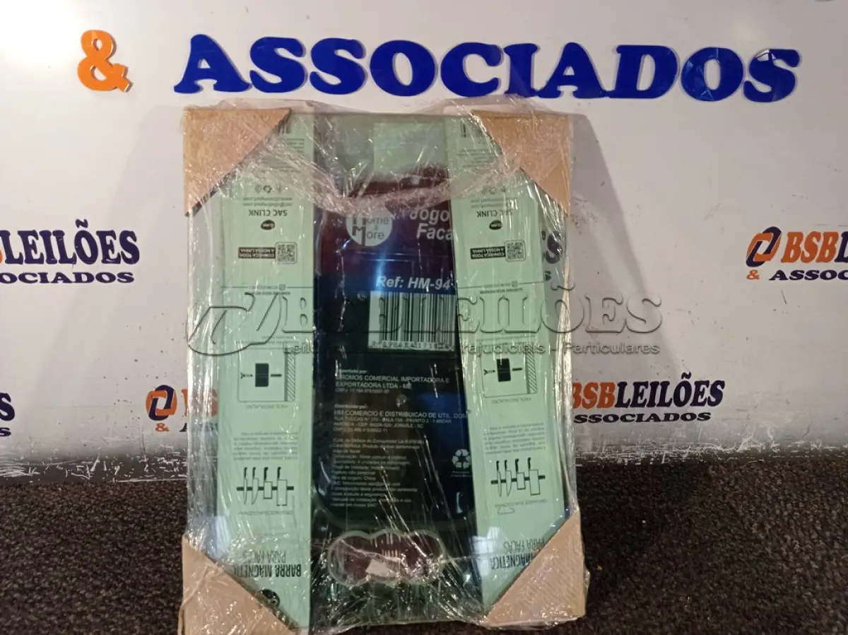 LOTE 388 - 01 TABUA PARA CORTE DE FRIOS, 02 BARRAS MAGNÉTICAS E 01 JOGO DE FACAS. (NO ESTADO) ATENÇÃO! FAZER A VISITAÇÃO ANTES DE ARREMATAR, NÃO SABEMOS SE FUNCIONA. LEILÃO NÃO TEM GARANTIA E NEM DEVOLUÇÃO, SUJEITO A POSSÍVEIS AVARIAS VISÍVEIS/OCULTAS E/OU AUSÊNCIA DE COMPONENTES.