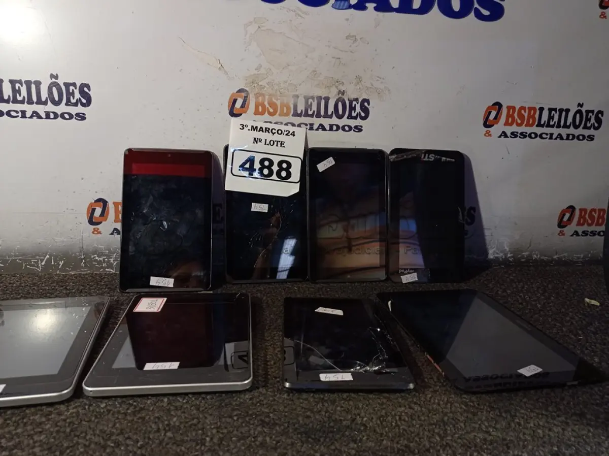 LOTE 488 - 08 TABLETS MARCAS E MODELOS DIVERSOS PARA RETIRADA DE PEÇAS. (NO ESTADO) ATENÇÃO! FAZER A VISITAÇÃO ANTES DE ARREMATAR, NÃO SABEMOS SE FUNCIONA. LEILÃO NÃO TEM GARANTIA E NEM DEVOLUÇÃO, SUJEITO A POSSÍVEIS AVARIAS VISÍVEIS/OCULTAS E/OU AUSÊNCIA DE COMPONENTES.