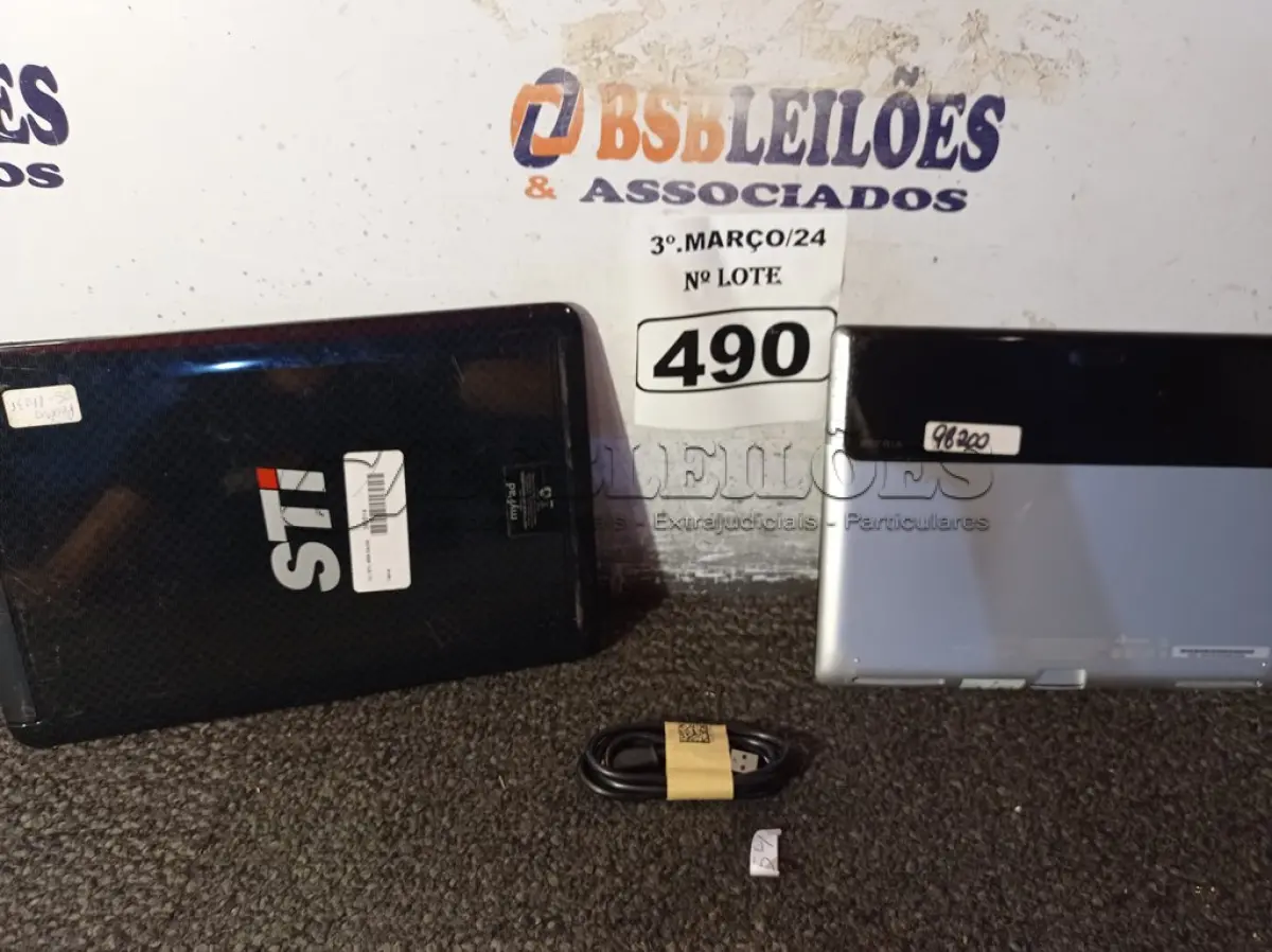 LOTE 490 - 02 TABLETS MARCAS E MODELOS DIVERSOS. (NO ESTADO) ATENÇÃO! FAZER A VISITAÇÃO ANTES DE ARREMATAR, NÃO SABEMOS SE FUNCIONA. LEILÃO NÃO TEM GARANTIA E NEM DEVOLUÇÃO, SUJEITO A POSSÍVEIS AVARIAS VISÍVEIS/OCULTAS E/OU AUSÊNCIA DE COMPONENTES.