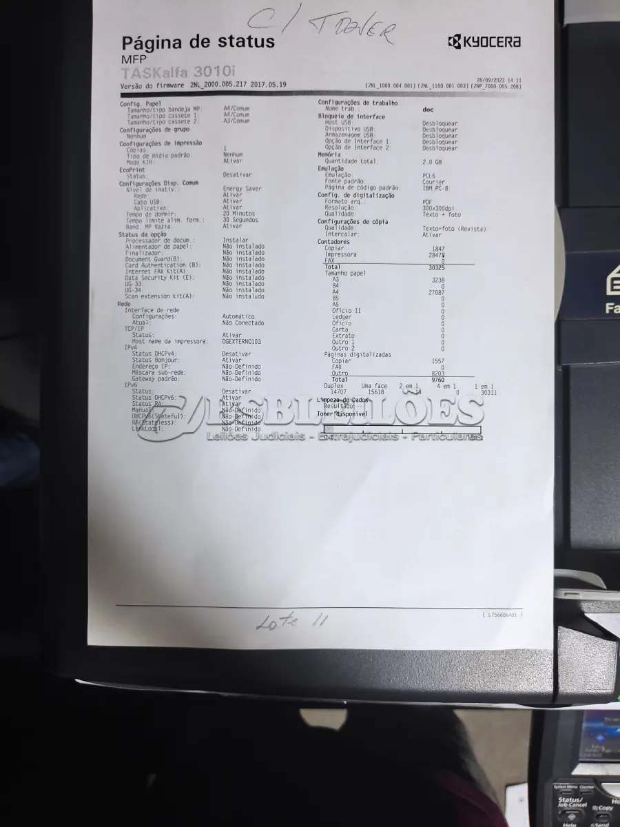 LOTE 011 - 03 MULTIFUNCIONAL MONO LASER_KYOCERA TASKALFA 3010I + GRAMPEADOR 50 FLS + GABINETE COM RODAS (NO ESTADO)