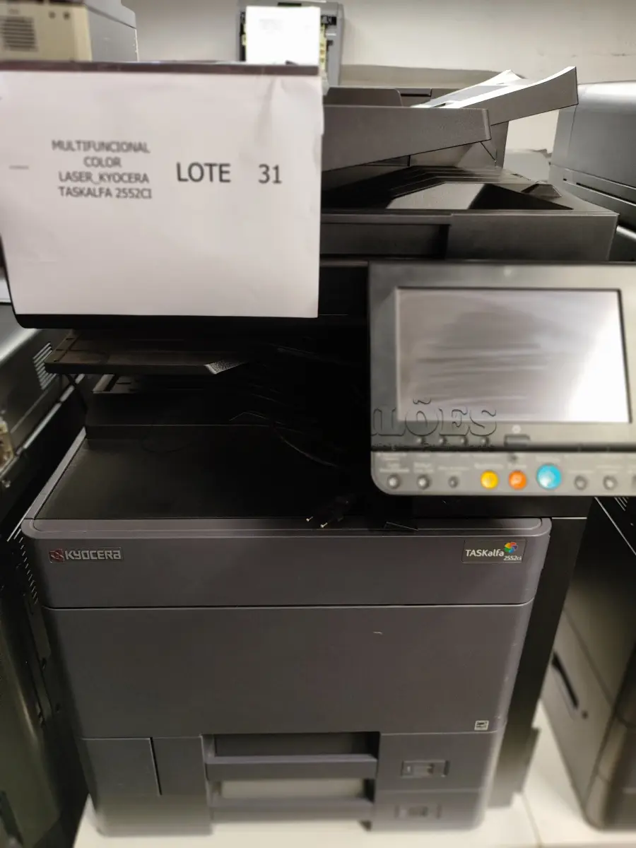 LOTE 031 - 01 MULTIFUNCIONAL COLOR LASER_KYOCERA TASKALFA 2552CI. (NO ESTADO)