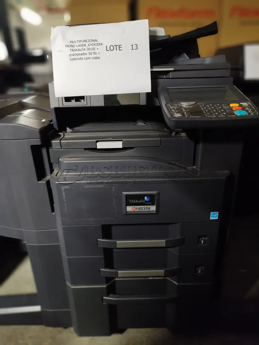 LOTE 013 - 01 MULTIFUNCIONAL MONO LASER_KYOCERA TASKALFA 5002I + GRAMPEADOR 50 FLS + GABINETE COM RODAS ; 03 MULTIFUNCIONAL MONO LASER_KYOCERA TASKALFA 3010I + GRAMPEADOR 50 FLS + GABINETE COM RODAS (NO ESTADO)