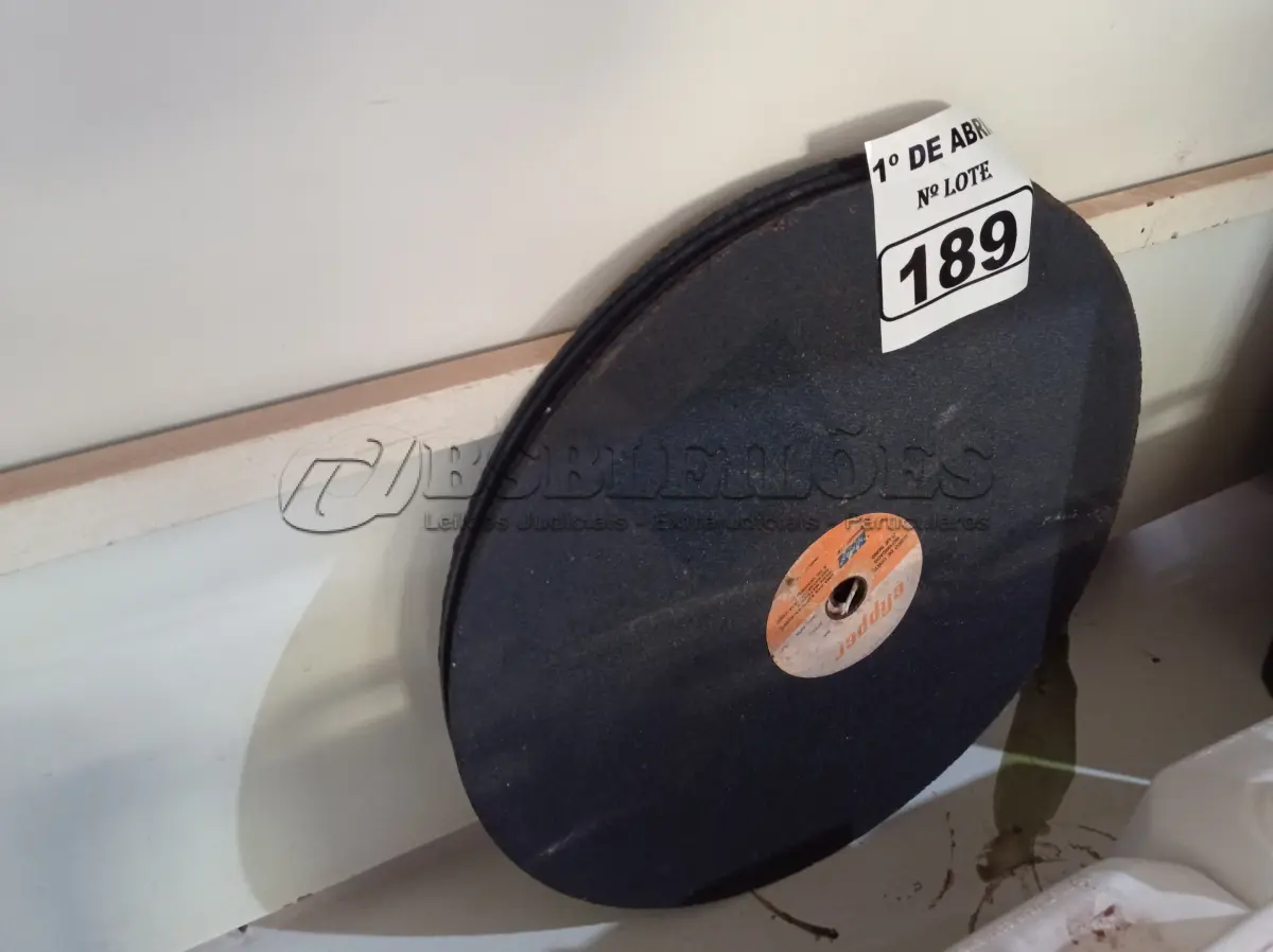 LOTE 189 - 05 DISCOS DE CORTE. (NO ESTADO) ATENÇÃO! FAZER A VISITAÇÃO ANTES DE ARREMATAR, NÃO SABEMOS SE FUNCIONA. LEILÃO NÃO TEM GARANTIA E NEM DEVOLUÇÃO, SUJEITO A POSSÍVEIS AVARIAS VISÍVEIS/OCULTAS E/OU AUSÊNCIA DE COMPONENTES.