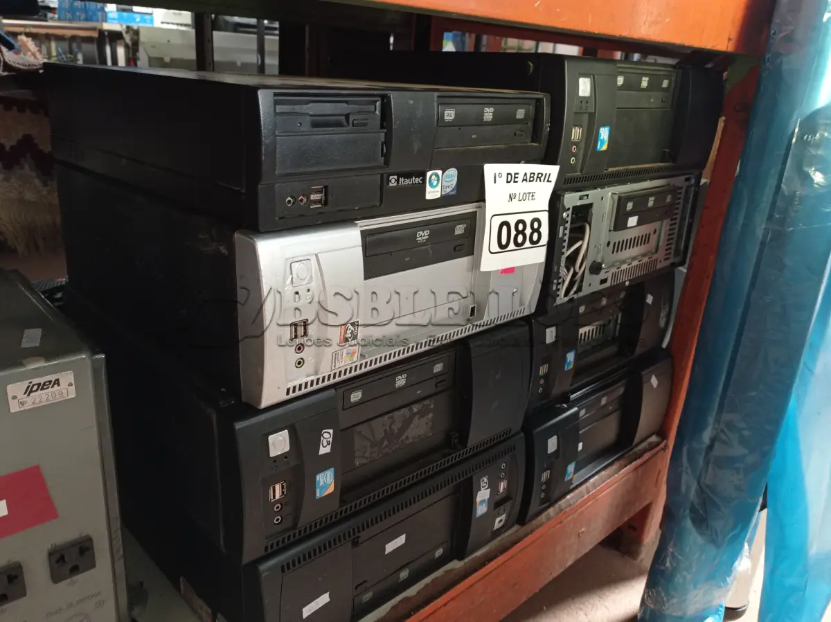 LOTE 088 - 08 CPU’S MARCAS E MODELOS DIVERSOS PARA RETIRADA DE PEÇAS. (NO ESTADO) ATENÇÃO! FAZER A VISITAÇÃO ANTES DE ARREMATAR, NÃO SABEMOS SE FUNCIONA. LEILÃO NÃO TEM GARANTIA E NEM DEVOLUÇÃO, SUJEITO A POSSÍVEIS AVARIAS VISÍVEIS/OCULTAS E/OU AUSÊNCIA DE COMPONENTES.
