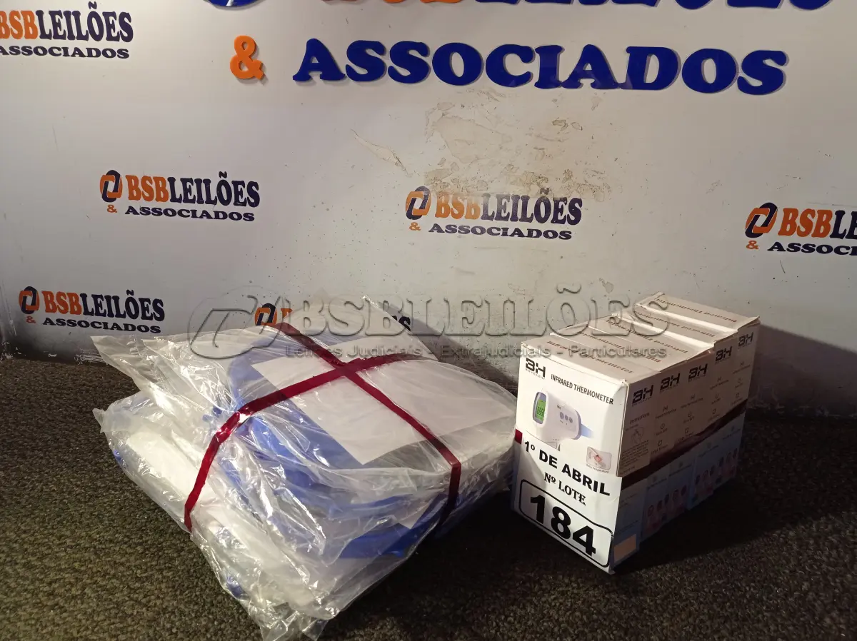 LOTE 184 - 10 MÁSCARAS DE PROTEÇÃO E 04 TERMÔMETROS DIGITAIS. (NO ESTADO) ATENÇÃO! FAZER A VISITAÇÃO ANTES DE ARREMATAR, NÃO SABEMOS SE FUNCIONA. LEILÃO NÃO TEM GARANTIA E NEM DEVOLUÇÃO, SUJEITO A POSSÍVEIS AVARIAS VISÍVEIS/OCULTAS E/OU AUSÊNCIA DE COMPONENTES.