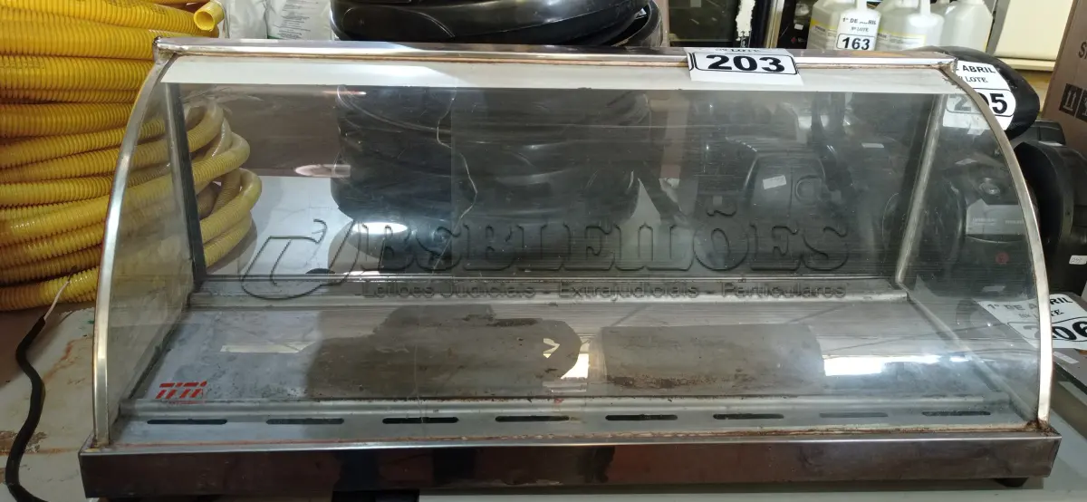 LOTE 203 - 01 ESTUFA PARA SALGADOS. (NO ESTADO) ATENÇÃO! FAZER A VISITAÇÃO ANTES DE ARREMATAR, NÃO SABEMOS SE FUNCIONA. LEILÃO NÃO TEM GARANTIA E NEM DEVOLUÇÃO, SUJEITO A POSSÍVEIS AVARIAS VISÍVEIS/OCULTAS E/OU AUSÊNCIA DE COMPONENTES.