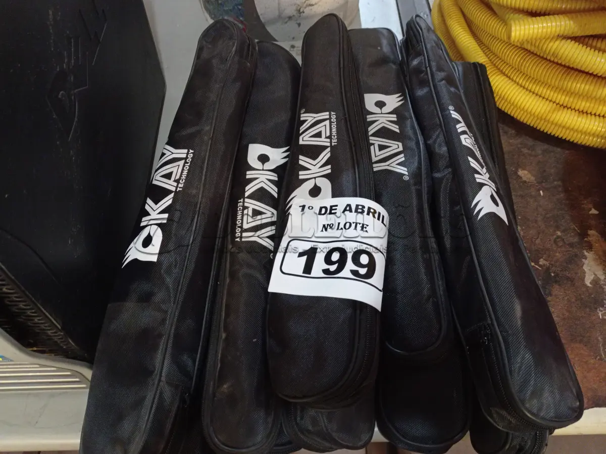 LOTE 199 - 10 DETECTORES DE METAIS. (NO ESTADO) ATENÇÃO! FAZER A VISITAÇÃO ANTES DE ARREMATAR, NÃO SABEMOS SE FUNCIONA. LEILÃO NÃO TEM GARANTIA E NEM DEVOLUÇÃO, SUJEITO A POSSÍVEIS AVARIAS VISÍVEIS/OCULTAS E/OU AUSÊNCIA DE COMPONENTES.