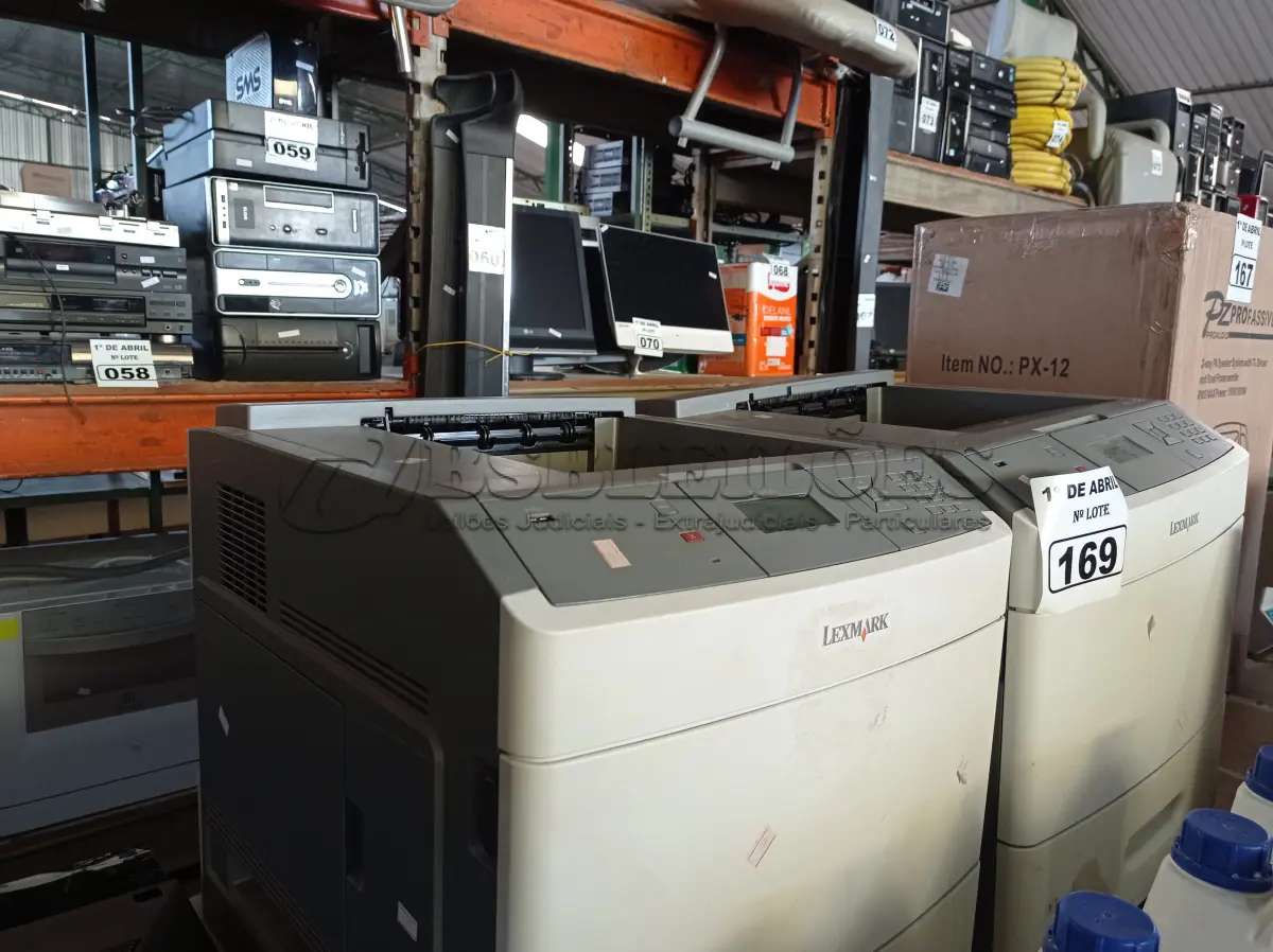 LOTE 169 - 02 IMPRESSORAS A LASER MARCAS LEXMARK MODELO T654DN. (NO ESTADO) ATENÇÃO! FAZER A VISITAÇÃO ANTES DE ARREMATAR, NÃO SABEMOS SE FUNCIONA. LEILÃO NÃO TEM GARANTIA E NEM DEVOLUÇÃO, SUJEITO A POSSÍVEIS AVARIAS VISÍVEIS/OCULTAS E/OU AUSÊNCIA DE COMPONENTES.
