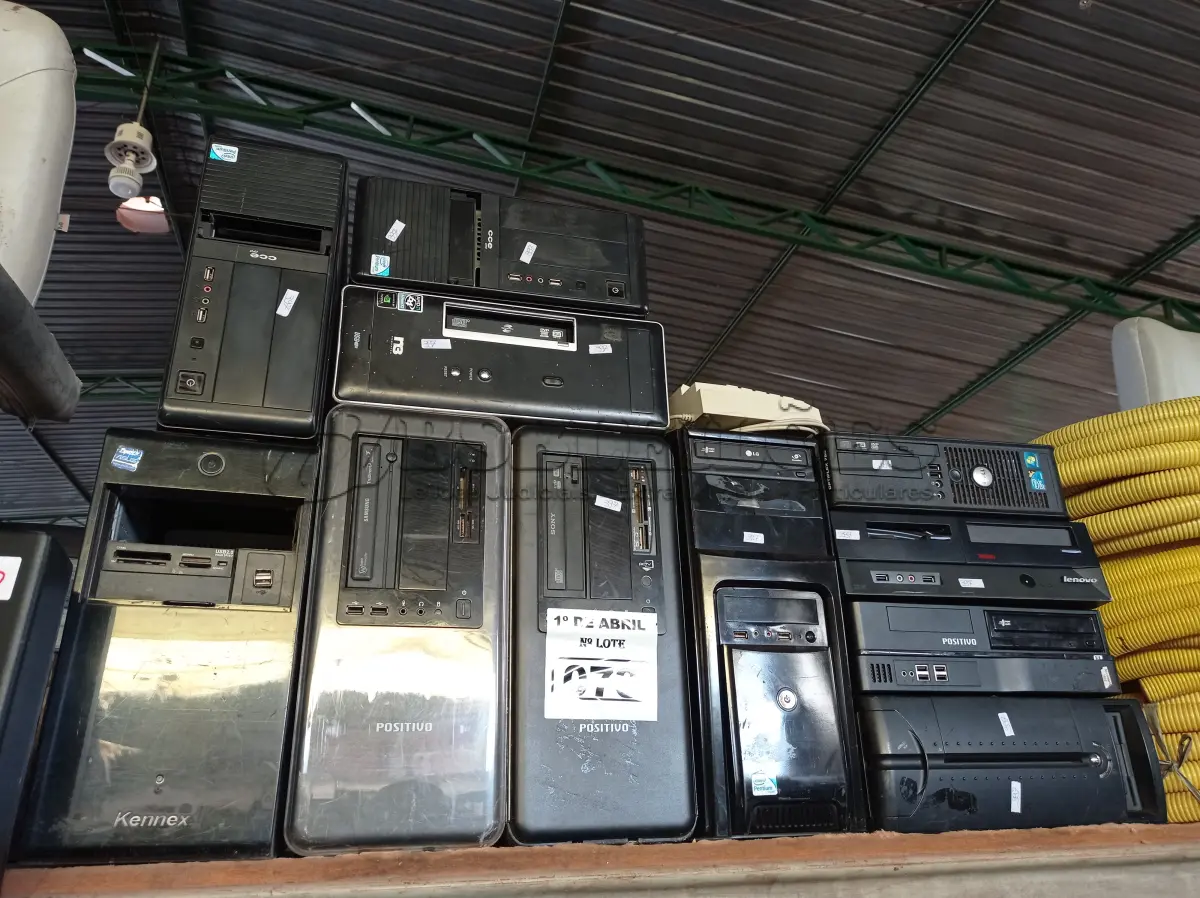 LOTE 073 - 10 CPU’S MARCAS E MODELOS DIVERSOS PARA RETIRADA DE PEÇAS. (NO ESTADO) ATENÇÃO! FAZER A VISITAÇÃO ANTES DE ARREMATAR, NÃO SABEMOS SE FUNCIONA. LEILÃO NÃO TEM GARANTIA E NEM DEVOLUÇÃO, SUJEITO A POSSÍVEIS AVARIAS VISÍVEIS/OCULTAS E/OU AUSÊNCIA DE COMPONENTES.
