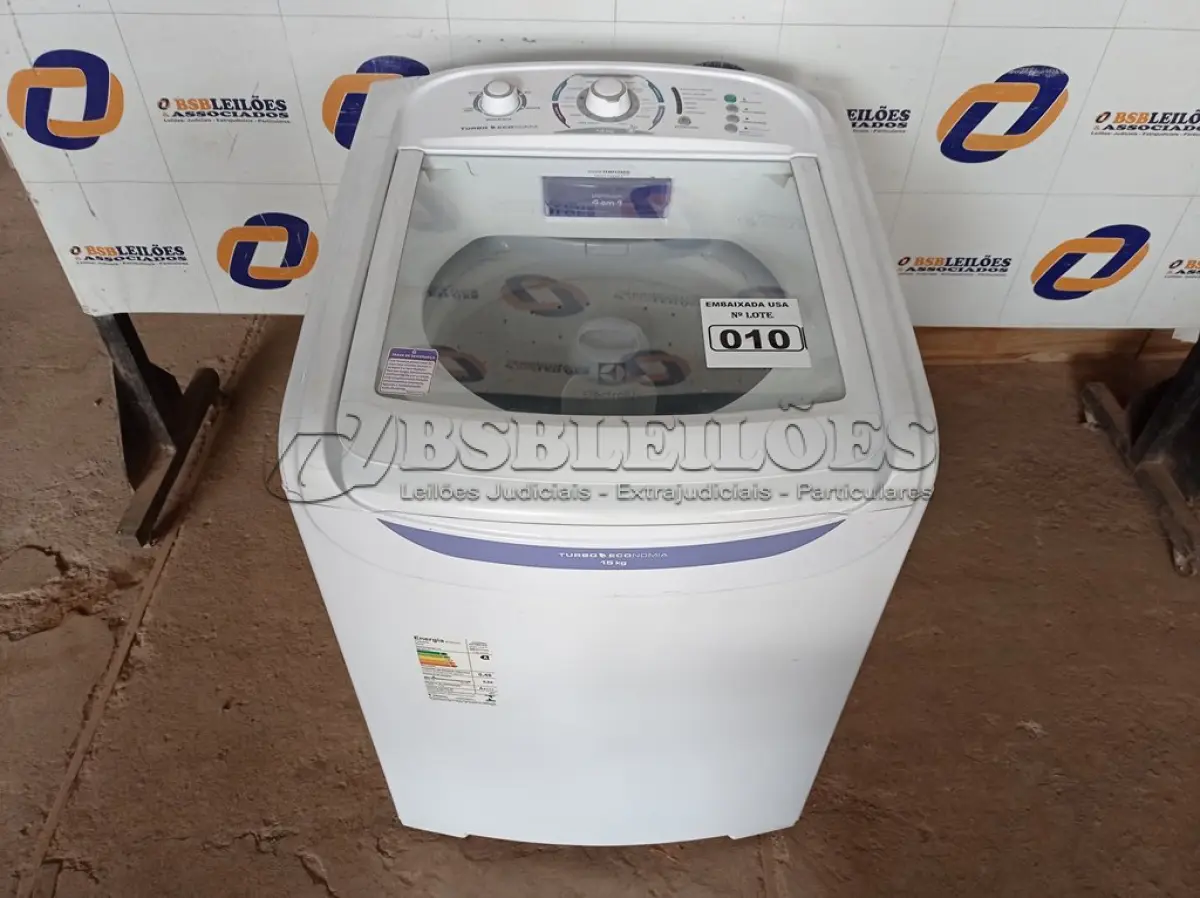 LOTE 010 - 01 MÁQUINA DE LAVAR ROUPAS 15 KG ELETROLUX 220V MODELO:LTD15. (WASHER MACHINE) (NO ESTADO) AV9789H
