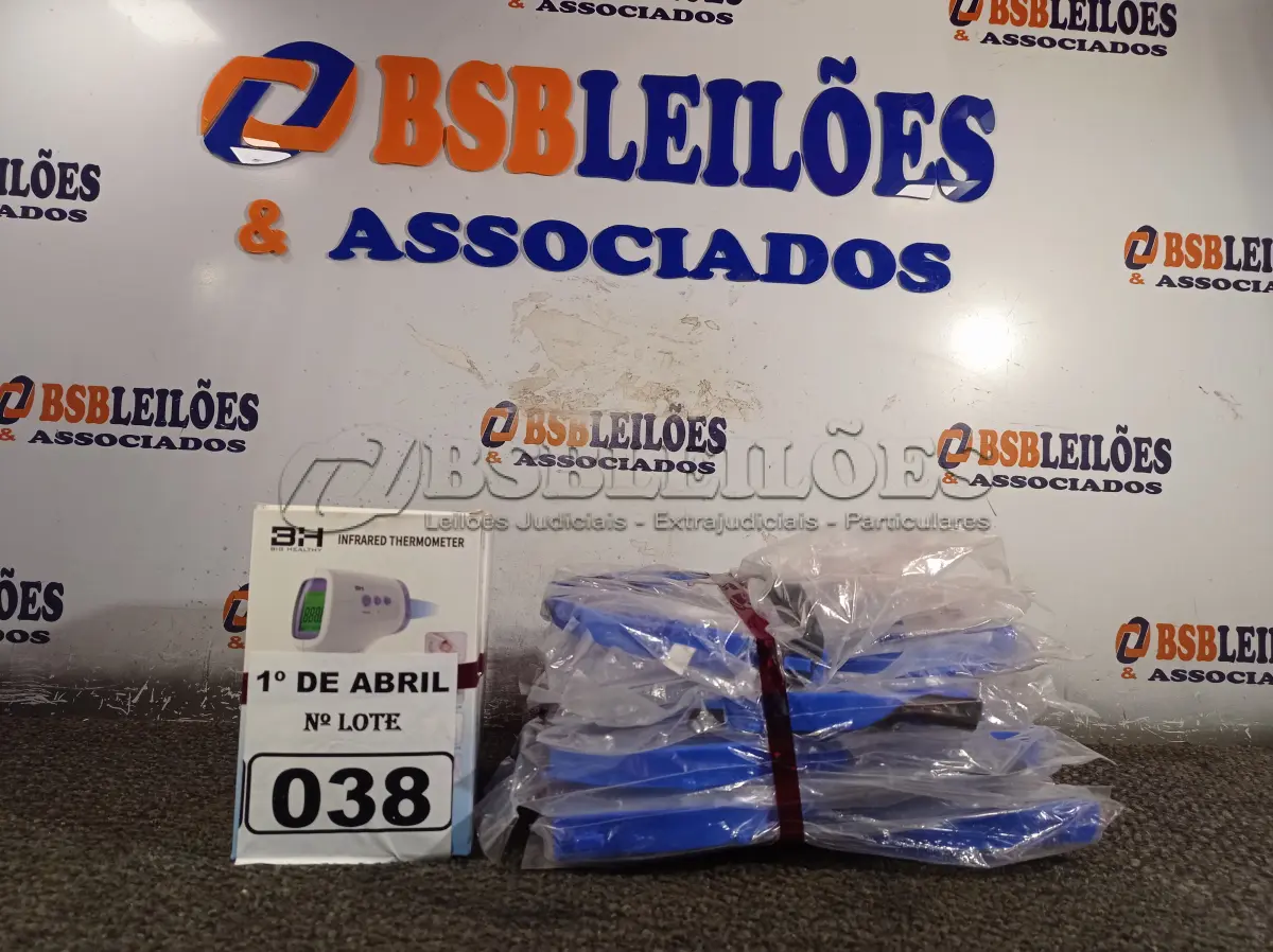 LOTE 038 - 10 MÁSCARAS DE PROTEÇÃO E 04 TERMÔMETROS DIGITAIS. (NO ESTADO) ATENÇÃO! FAZER A VISITAÇÃO ANTES DE ARREMATAR, NÃO SABEMOS SE FUNCIONA. LEILÃO NÃO TEM GARANTIA E NEM DEVOLUÇÃO, SUJEITO A POSSÍVEIS AVARIAS VISÍVEIS/OCULTAS E/OU AUSÊNCIA DE COMPONENTES.