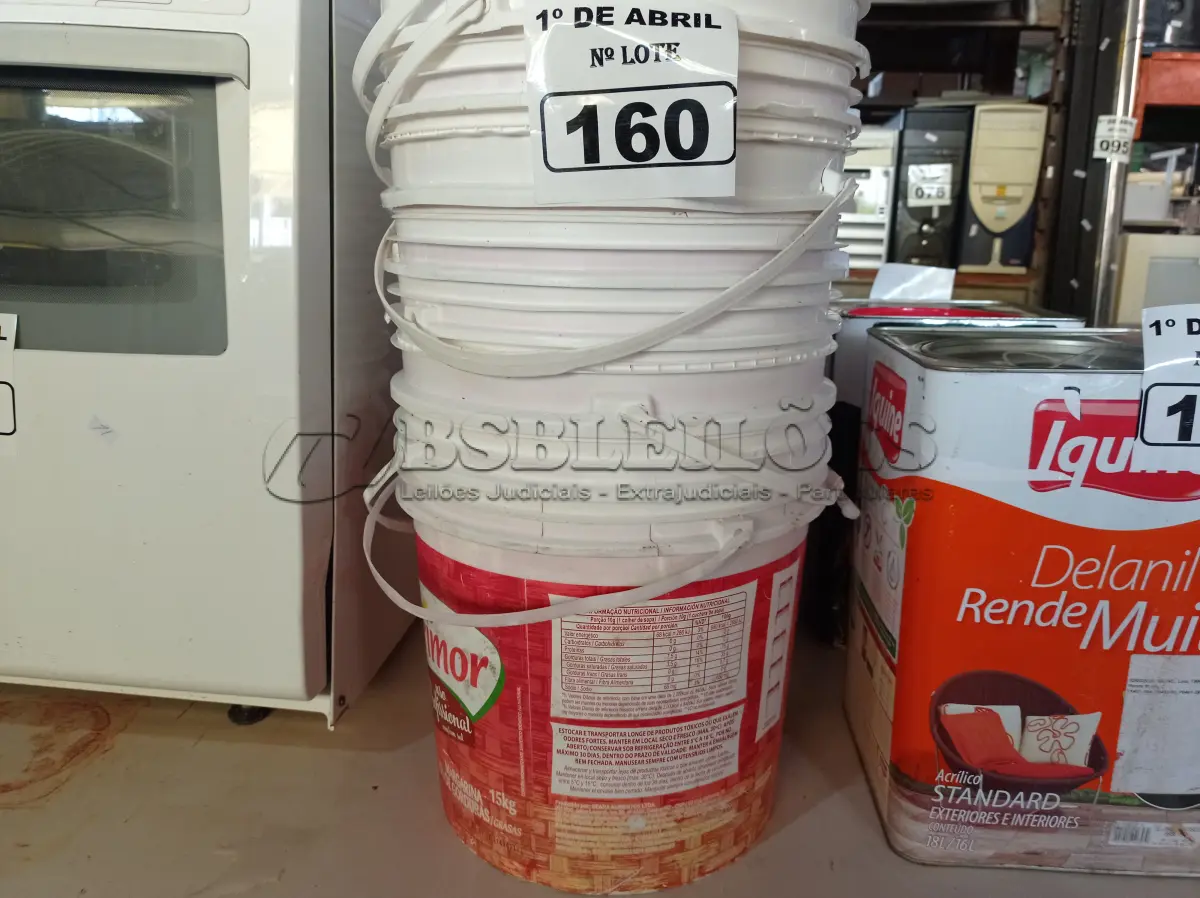 LOTE 160 - 01 LOTE COM VÁRIOS BALDES DE PLÁSTICO. (NO ESTADO) ATENÇÃO! FAZER A VISITAÇÃO ANTES DE ARREMATAR, NÃO SABEMOS SE FUNCIONA. LEILÃO NÃO TEM GARANTIA E NEM DEVOLUÇÃO, SUJEITO A POSSÍVEIS AVARIAS VISÍVEIS/OCULTAS E/OU AUSÊNCIA DE COMPONENTES.