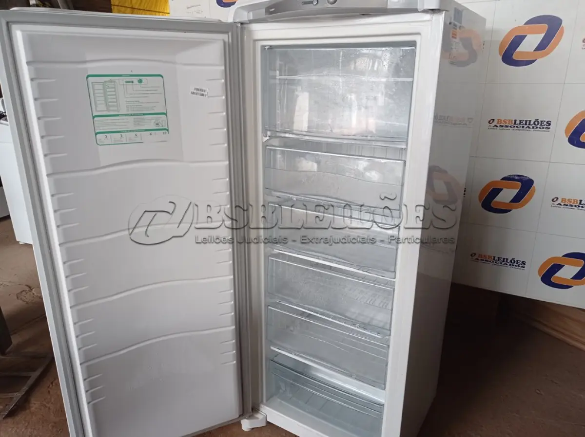 LOTE 045 - 01 FREEZER CONSUL 220V MODELO: CVU26EBBNA21. (NO ESTADO) BH1417V