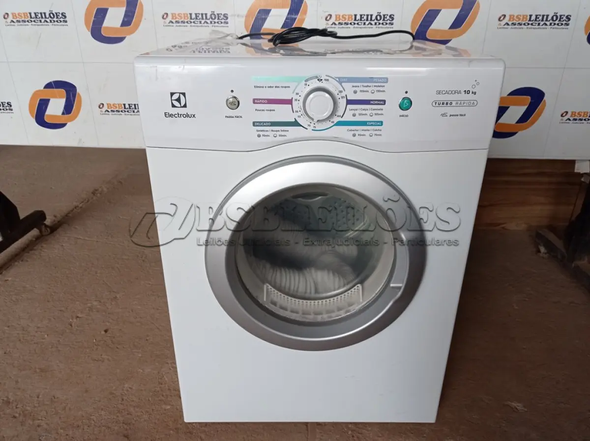 LOTE 012 - 01 SECADORA DE ROUPAS 10KG ELETROLUX 220V MODELO:ST10. (CLOSTHES DRYER) (NO ESTADO) AV9827A