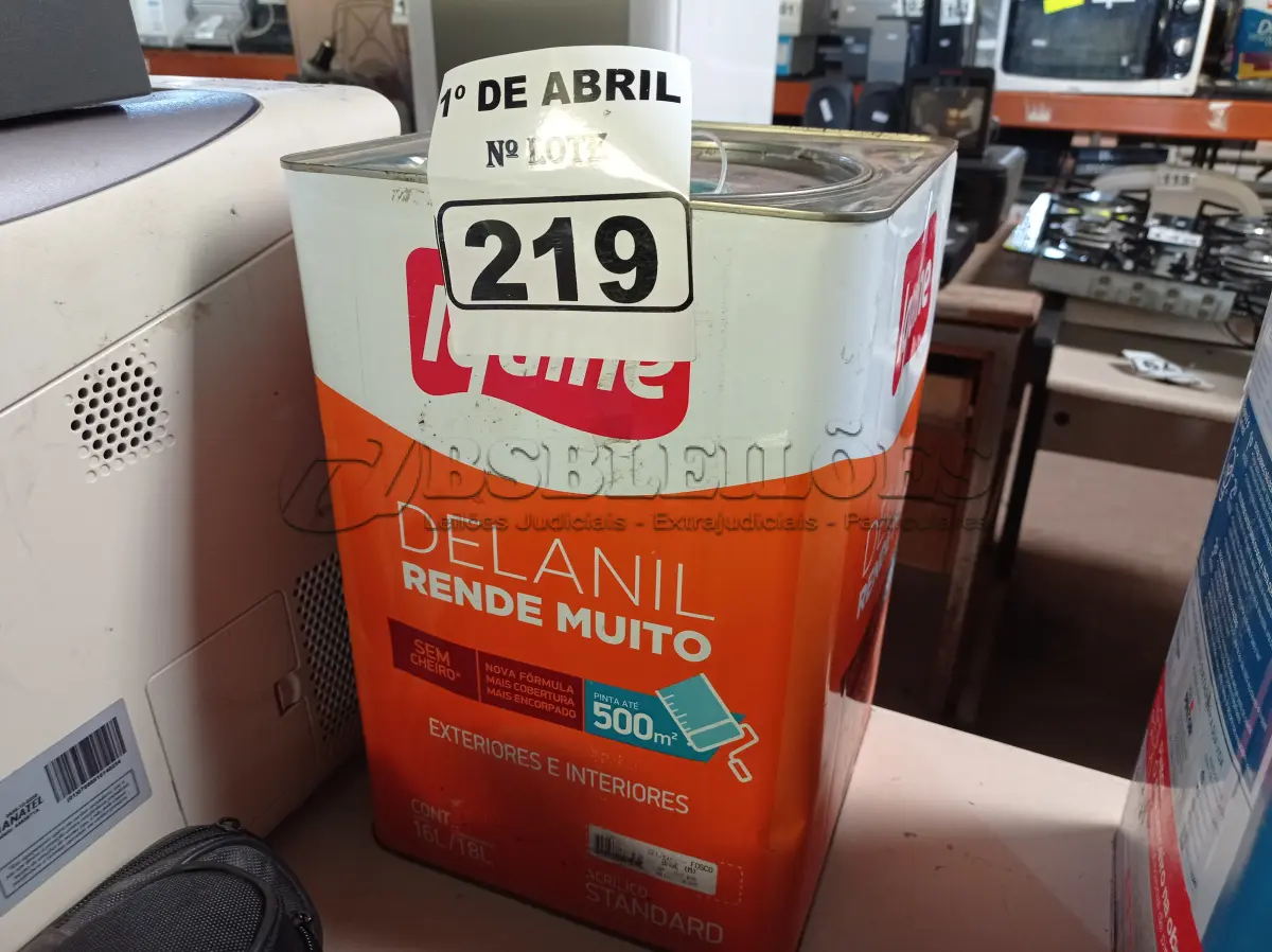 LOTE 219 - 01 LATA DE TINTA IQUINE DELANIL RENDE MUITO 18L FOSCO BASE “M”. (NO ESTADO) ATENÇÃO! FAZER A VISITAÇÃO ANTES DE ARREMATAR, NÃO SABEMOS SE FUNCIONA. LEILÃO NÃO TEM GARANTIA E NEM DEVOLUÇÃO, SUJEITO A POSSÍVEIS AVARIAS VISÍVEIS/OCULTAS E/OU AUSÊNCIA DE COMPONENTES.