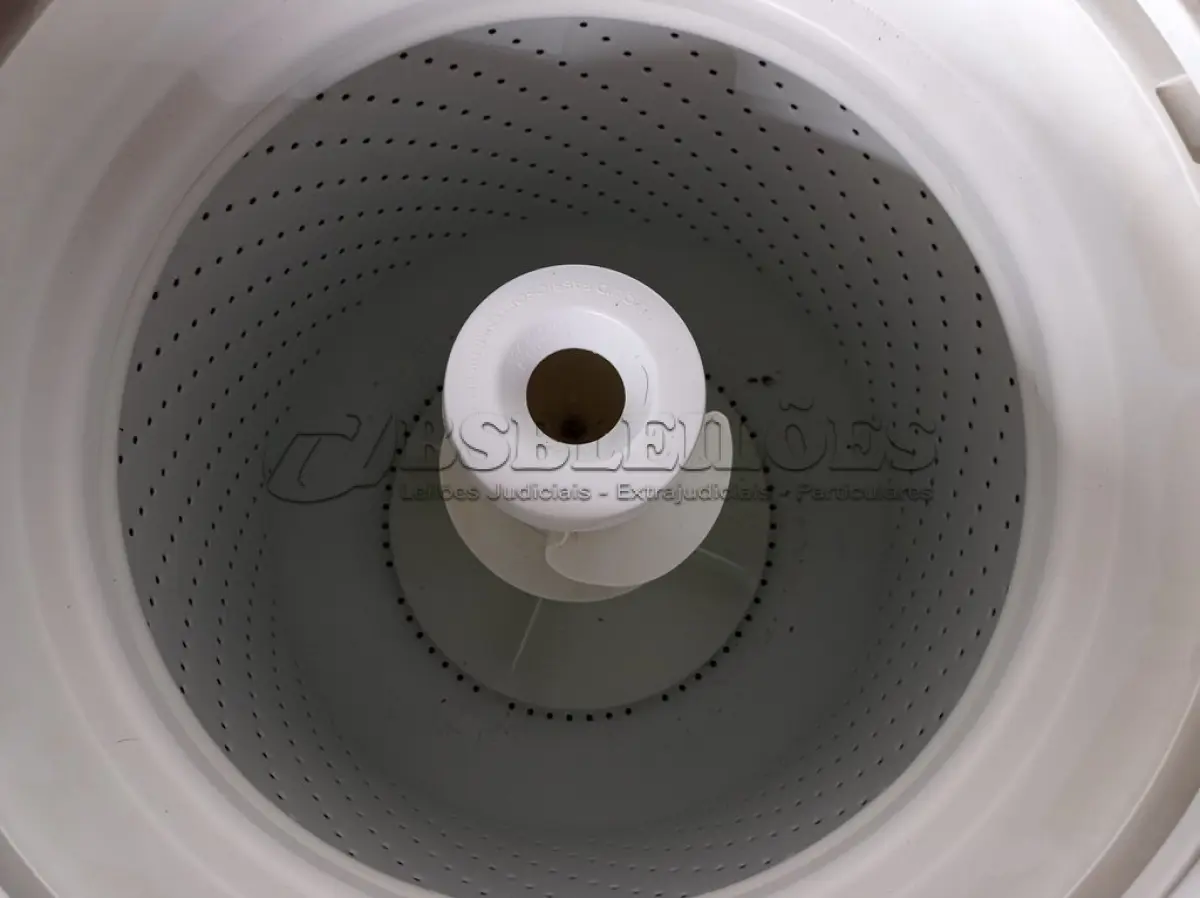 LOTE 013 - 01 MÁQUINA DE LAVAR ROUPAS WHIRLPOOL IMPORTADO. (WASHER MACHINE) (NO ESTADO) AV9837J