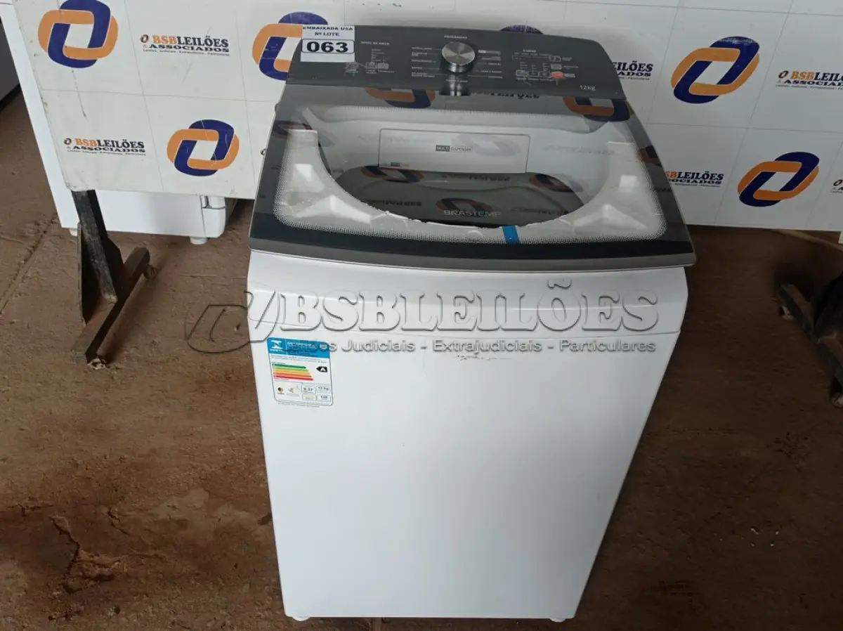 LOTE 063 - 01 MÁQUINA DE LAVAR ROUPAS BRASTEMP 12KG 220V MODELO: BWR12ABBNA20. (WASHER MACHINE) (NO ESTADO) BH1557S