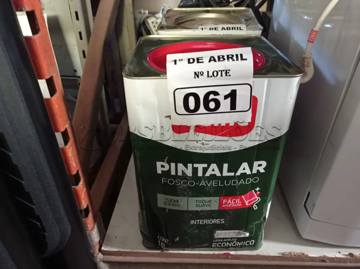 LOTE 061 - 01 LATA DE TINTA IQUINE PINTALAR 18L FOSCO AVELUDADO NA COR VERDE PISCINA. (NO ESTADO) ATENÇÃO! FAZER A VISITAÇÃO ANTES DE ARREMATAR, NÃO SABEMOS SE FUNCIONA. LEILÃO NÃO TEM GARANTIA E NEM DEVOLUÇÃO, SUJEITO A POSSÍVEIS AVARIAS VISÍVEIS/OCULTAS E/OU AUSÊNCIA DE COMPONENTES.