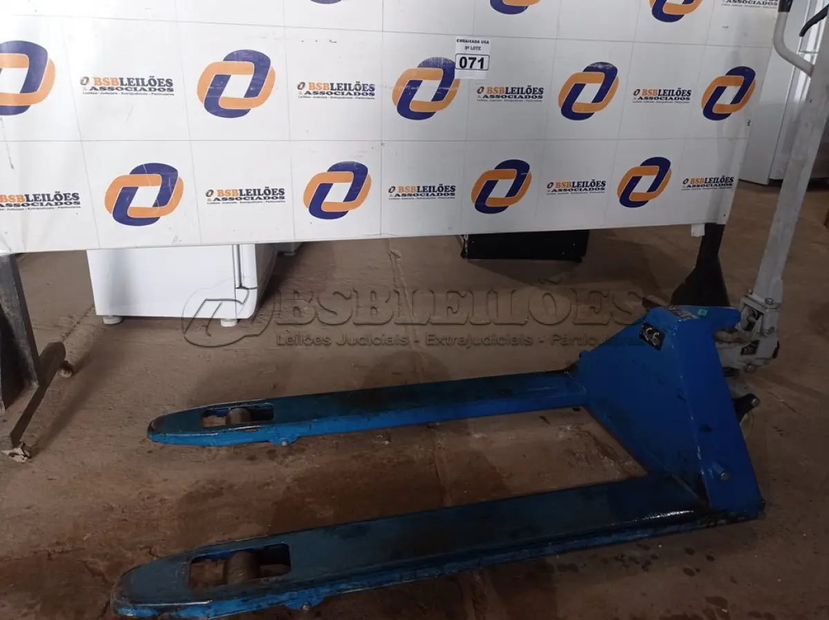 LOTE 071 - 01 PALETEIRA NA COR AZUL. (PALLET JACKS BLUE) (NO ESTADO) 0000002