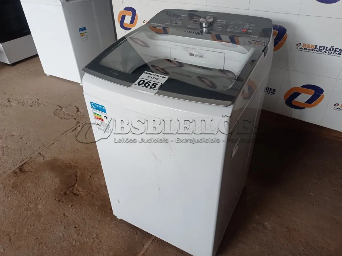 LOTE 065 - 01 MÁQUINA DE LAVAR ROUPAS BRASTEMP 12 KG 220V MODELO:BWR12ABBNA20. (WASHER MACHINE) (NO ESTADO) BH1660A