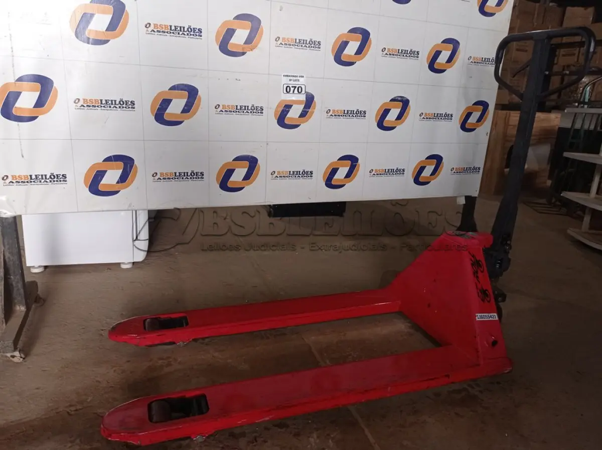 LOTE 070 - 01 PALETEIRA VERMELHA. (PALLET JACKS RED) (NO ESTADO) 0000002