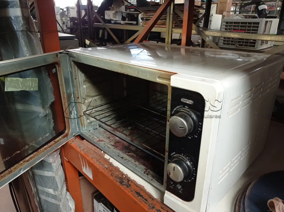 LOTE 112 - 01 FORNO ELÉTRICO MARCA PHILCO. (NO ESTADO) ATENÇÃO! FAZER A VISITAÇÃO ANTES DE ARREMATAR, NÃO SABEMOS SE FUNCIONA. LEILÃO NÃO TEM GARANTIA E NEM DEVOLUÇÃO, SUJEITO A POSSÍVEIS AVARIAS VISÍVEIS/OCULTAS E/OU AUSÊNCIA DE COMPONENTES.