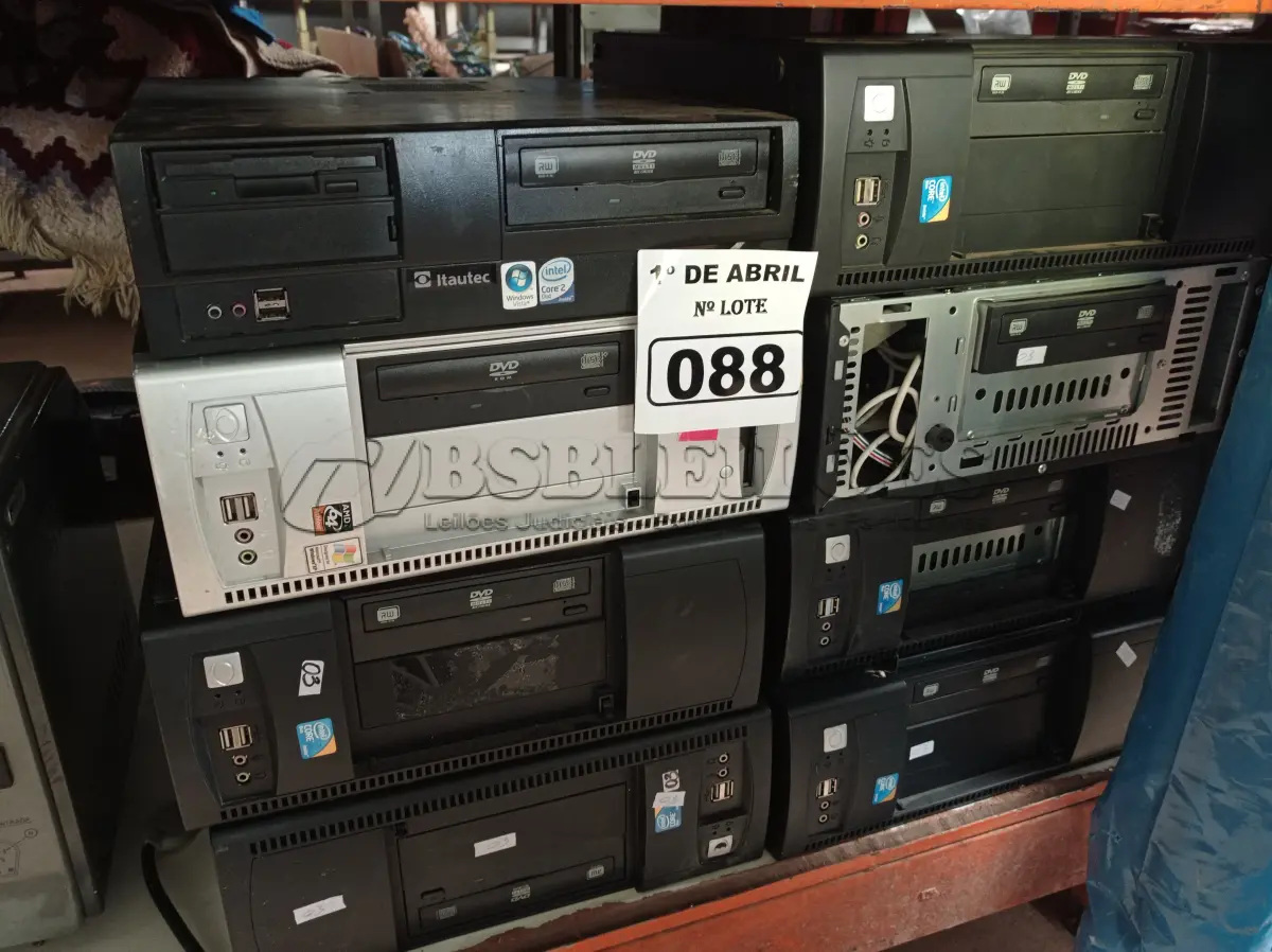 LOTE 088 - 08 CPU’S MARCAS E MODELOS DIVERSOS PARA RETIRADA DE PEÇAS. (NO ESTADO) ATENÇÃO! FAZER A VISITAÇÃO ANTES DE ARREMATAR, NÃO SABEMOS SE FUNCIONA. LEILÃO NÃO TEM GARANTIA E NEM DEVOLUÇÃO, SUJEITO A POSSÍVEIS AVARIAS VISÍVEIS/OCULTAS E/OU AUSÊNCIA DE COMPONENTES.