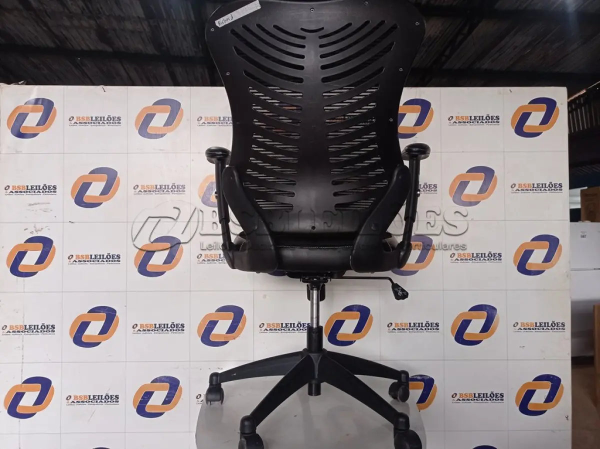 LOTE 069 - 01 CADEIRA PARA ESCRITÓRIO NA COR PRETA. (CHAIR OFFICE BLACK) (NO ESTADO) 0000001