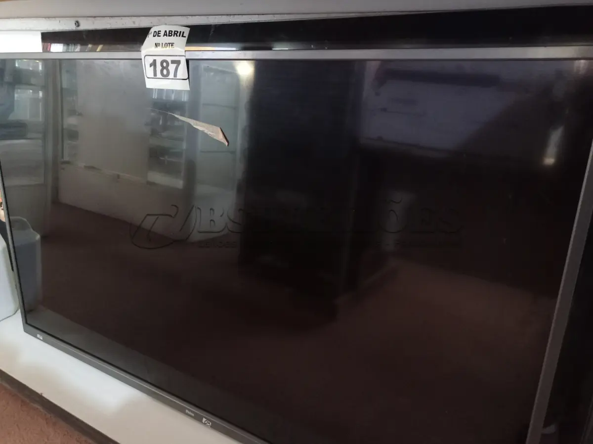 LOTE 187 - 02 TV’S MARCAS E MODELOS DIVERSOS PARA RETIRADA DE PEÇAS. (NO ESTADO) ATENÇÃO! FAZER A VISITAÇÃO ANTES DE ARREMATAR, NÃO SABEMOS SE FUNCIONA. LEILÃO NÃO TEM GARANTIA E NEM DEVOLUÇÃO, SUJEITO A POSSÍVEIS AVARIAS VISÍVEIS/OCULTAS E/OU AUSÊNCIA DE COMPONENTES.