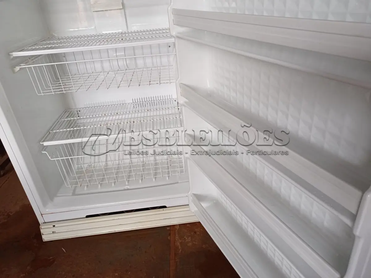 LOTE 019 - 01 FREEZER WHIRLPOOL IMPORTADO MODELO: EV250NXRQ04.  (NO ESTADO) BF8518V