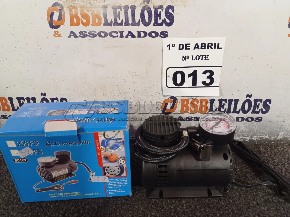 LOTE 013 - 01 COMPRESSOR DE AR PORTÁTIL 12V. (NO ESTADO) ATENÇÃO! FAZER A VISITAÇÃO ANTES DE ARREMATAR, NÃO SABEMOS SE FUNCIONA. LEILÃO NÃO TEM GARANTIA E NEM DEVOLUÇÃO, SUJEITO A POSSÍVEIS AVARIAS VISÍVEIS/OCULTAS E/OU AUSÊNCIA DE COMPONENTES.
