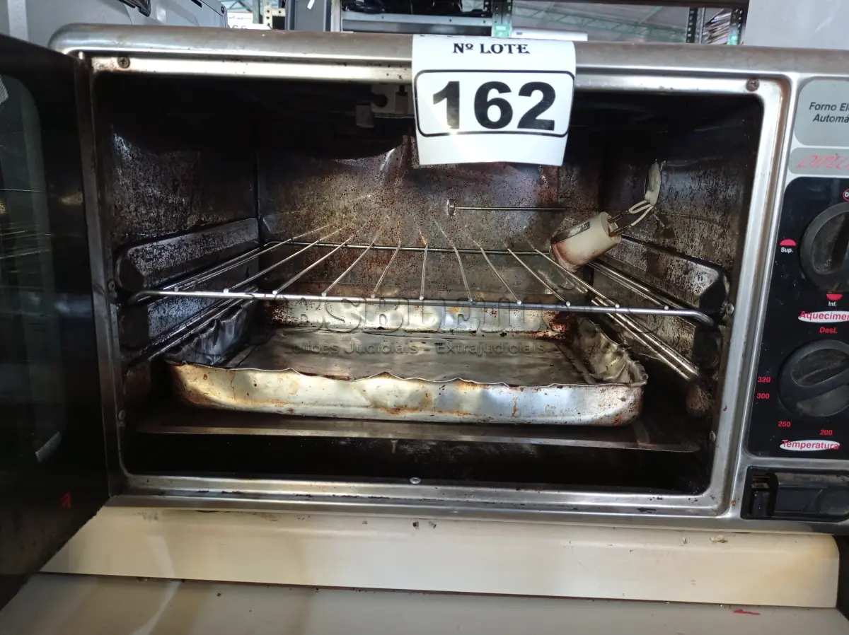 LOTE 162 - 01 FORNO ELÉTRICO MARCA FISCHER. (NO ESTADO) ATENÇÃO! FAZER A VISITAÇÃO ANTES DE ARREMATAR, NÃO SABEMOS SE FUNCIONA. LEILÃO NÃO TEM GARANTIA E NEM DEVOLUÇÃO, SUJEITO A POSSÍVEIS AVARIAS VISÍVEIS/OCULTAS E/OU AUSÊNCIA DE COMPONENTES.