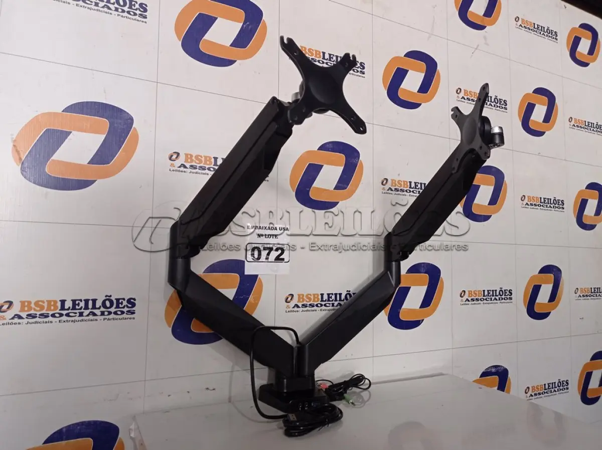 LOTE 072 - 01 SUPORTE PARA MONITORES DUAL. (DESKTOP MONITOR MOUNT – DUAL) (NO ESTADO) 0000003