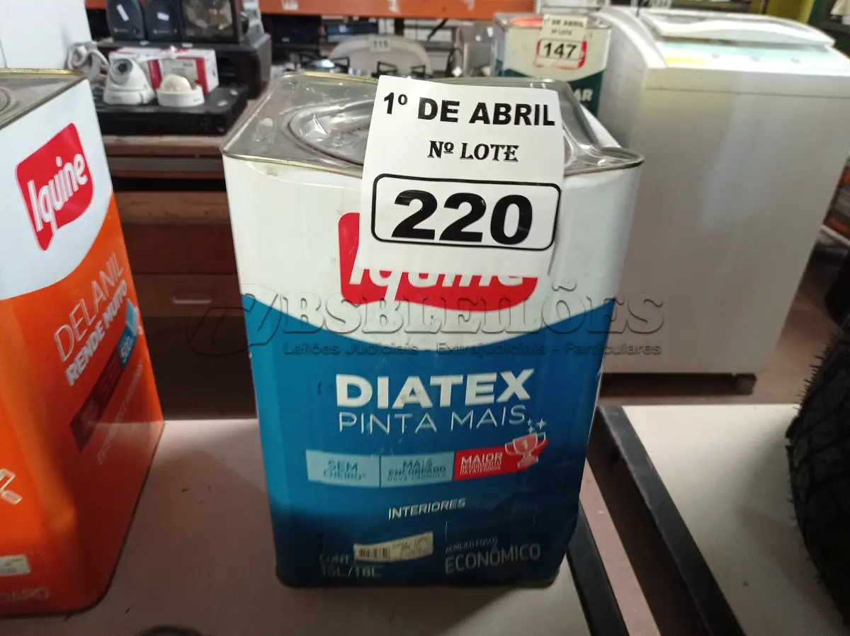 LOTE 220 - 01 LATA DE TINTA IQUINE DIATEX PINTA MAIS 18L FOSCO BASE “P”. (NO ESTADO) ATENÇÃO! FAZER A VISITAÇÃO ANTES DE ARREMATAR, NÃO SABEMOS SE FUNCIONA. LEILÃO NÃO TEM GARANTIA E NEM DEVOLUÇÃO, SUJEITO A POSSÍVEIS AVARIAS VISÍVEIS/OCULTAS E/OU AUSÊNCIA DE COMPONENTES.