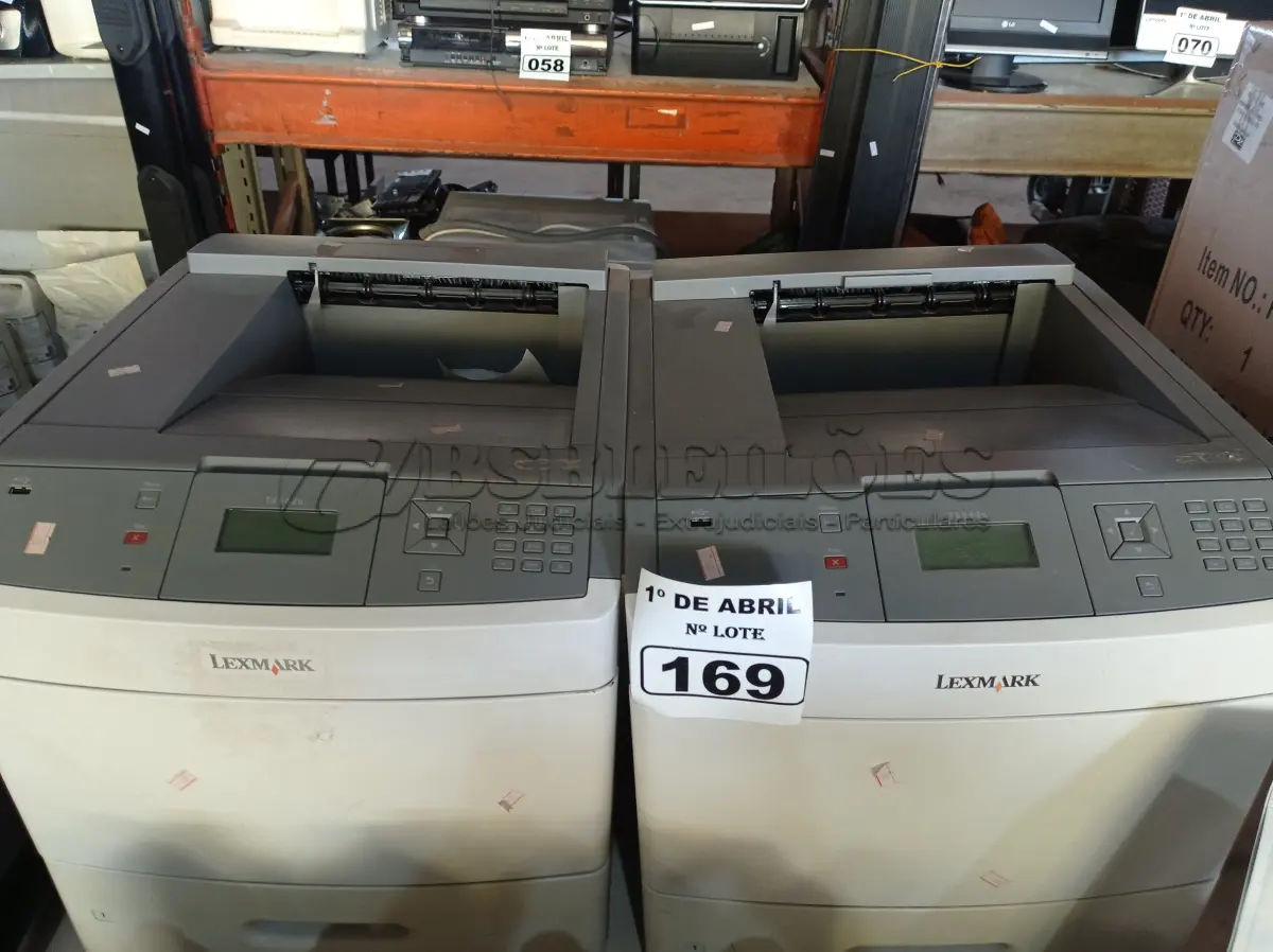 LOTE 169 - 02 IMPRESSORAS A LASER MARCAS LEXMARK MODELO T654DN. (NO ESTADO) ATENÇÃO! FAZER A VISITAÇÃO ANTES DE ARREMATAR, NÃO SABEMOS SE FUNCIONA. LEILÃO NÃO TEM GARANTIA E NEM DEVOLUÇÃO, SUJEITO A POSSÍVEIS AVARIAS VISÍVEIS/OCULTAS E/OU AUSÊNCIA DE COMPONENTES.