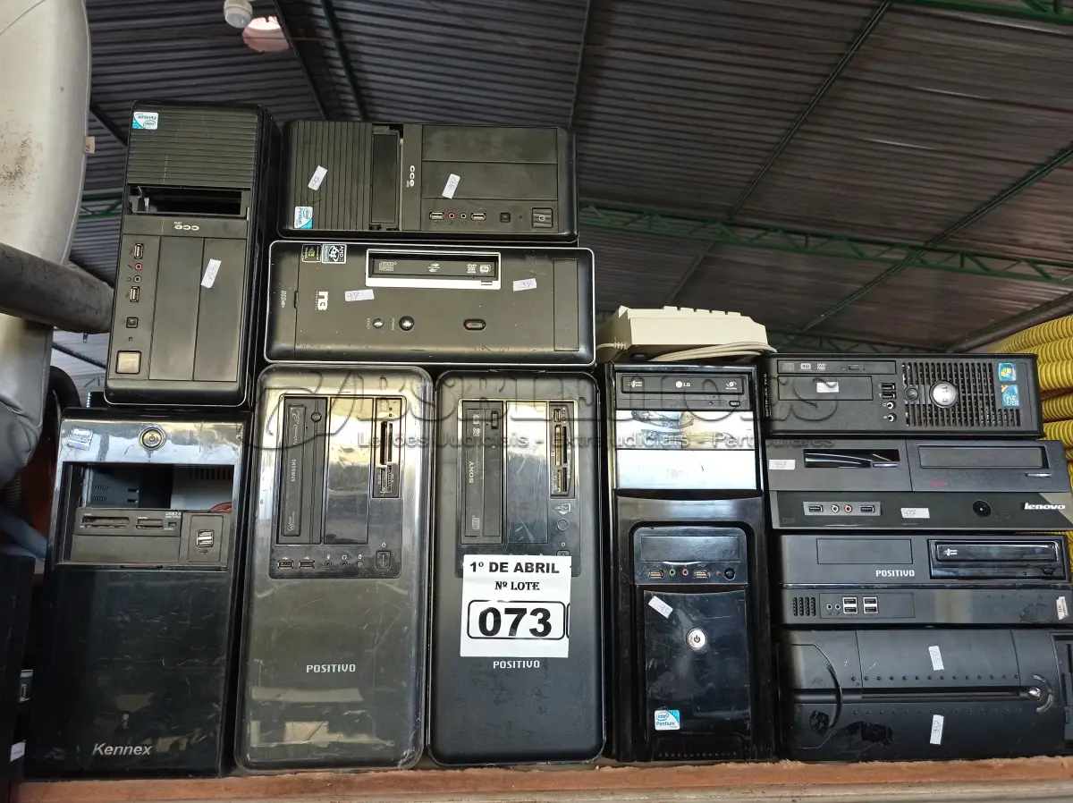 LOTE 073 - 10 CPU’S MARCAS E MODELOS DIVERSOS PARA RETIRADA DE PEÇAS. (NO ESTADO) ATENÇÃO! FAZER A VISITAÇÃO ANTES DE ARREMATAR, NÃO SABEMOS SE FUNCIONA. LEILÃO NÃO TEM GARANTIA E NEM DEVOLUÇÃO, SUJEITO A POSSÍVEIS AVARIAS VISÍVEIS/OCULTAS E/OU AUSÊNCIA DE COMPONENTES.
