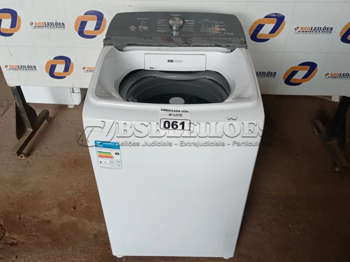LOTE 061 - 01 MÁQUINA DE LAVAR ROUPAS BRASTEMP 15 KG 220V MODELO: BWR12ABBNA20. (NO ESTADO) (WASHER MACHINE) BH1557J