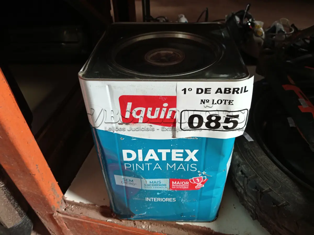 LOTE 085 - 01 LATA DE TINTA IQUINE DIATEX PINTA MAIS 18L FOSCO BASE “P”. (NO ESTADO) ATENÇÃO! FAZER A VISITAÇÃO ANTES DE ARREMATAR, NÃO SABEMOS SE FUNCIONA. LEILÃO NÃO TEM GARANTIA E NEM DEVOLUÇÃO, SUJEITO A POSSÍVEIS AVARIAS VISÍVEIS/OCULTAS E/OU AUSÊNCIA DE COMPONENTES.