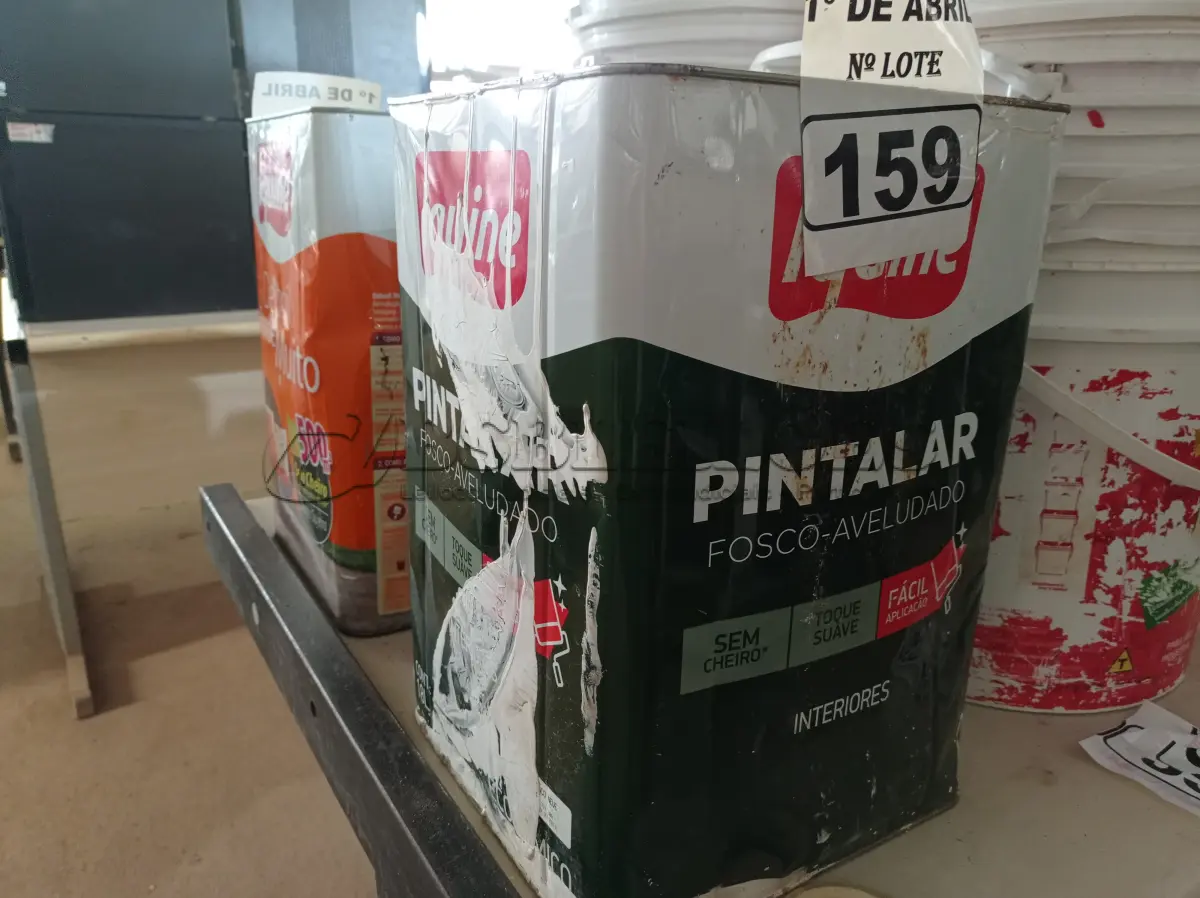 LOTE 159 - 01 LATA DE TINTA IQUINE PINTALAR 18L FOSCO AVELUDADO NA COR PEROLA. (NO ESTADO) ATENÇÃO! FAZER A VISITAÇÃO ANTES DE ARREMATAR, NÃO SABEMOS SE FUNCIONA. LEILÃO NÃO TEM GARANTIA E NEM DEVOLUÇÃO, SUJEITO A POSSÍVEIS AVARIAS VISÍVEIS/OCULTAS E/OU AUSÊNCIA DE COMPONENTES.