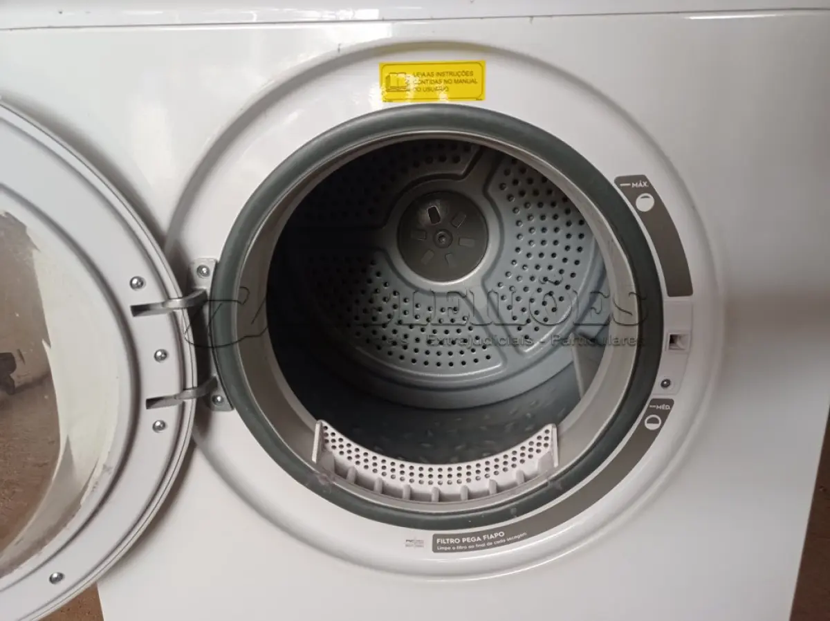 LOTE 043 - 01 SECADORA DE ROUPAS 11KG ELECTROLUX 220V MODELO: STL11. (CLOSTHES DRYER) (NO ESTADO) BF8678S