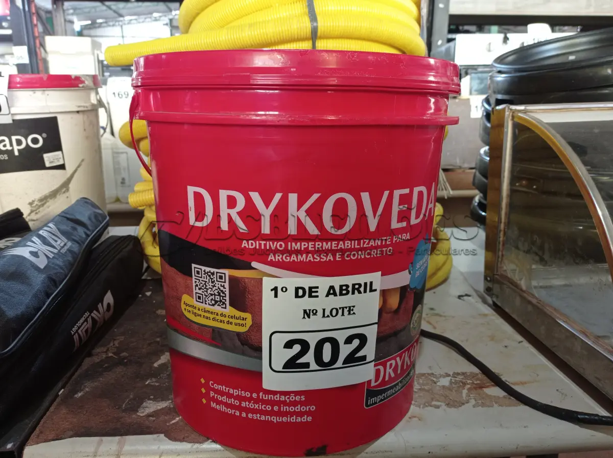 LOTE 202 - 01 BALDE DE DRYKOVEDA, ADITIVO IMPERMEABILIZANTE PARA CONCRETO E ARGAMASSA 18L.  (NO ESTADO) ATENÇÃO! FAZER A VISITAÇÃO ANTES DE ARREMATAR, NÃO SABEMOS SE FUNCIONA. LEILÃO NÃO TEM GARANTIA E NEM DEVOLUÇÃO, SUJEITO A POSSÍVEIS AVARIAS VISÍVEIS/OCULTAS E/OU AUSÊNCIA DE COMPONENTES.