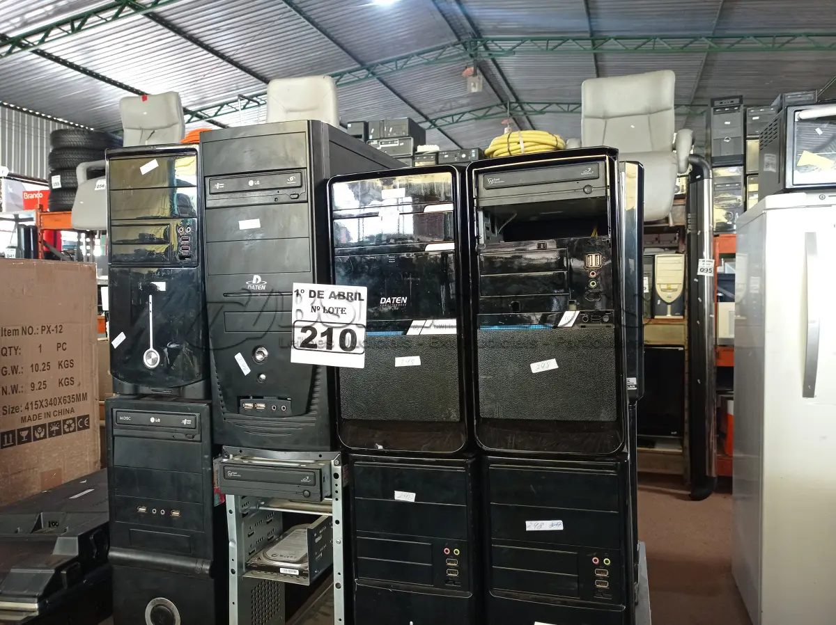 LOTE 210 - 12 CPU’S MARCAS E MODELOS DIVERSOS PARA RETIRADA DE PEÇAS. (NO ESTADO) ATENÇÃO! FAZER A VISITAÇÃO ANTES DE ARREMATAR, NÃO SABEMOS SE FUNCIONA. LEILÃO NÃO TEM GARANTIA E NEM DEVOLUÇÃO, SUJEITO A POSSÍVEIS AVARIAS VISÍVEIS/OCULTAS E/OU AUSÊNCIA DE COMPONENTES.