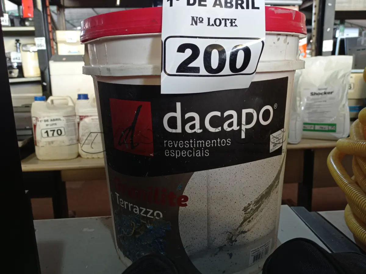 LOTE 200 - 01 BALDE DE GRANILITE DACAPÓ 25KG. (NO ESTADO) ATENÇÃO! FAZER A VISITAÇÃO ANTES DE ARREMATAR, NÃO SABEMOS SE FUNCIONA. LEILÃO NÃO TEM GARANTIA E NEM DEVOLUÇÃO, SUJEITO A POSSÍVEIS AVARIAS VISÍVEIS/OCULTAS E/OU AUSÊNCIA DE COMPONENTES.